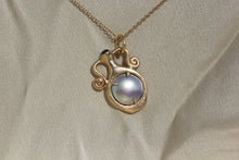 Load image into Gallery viewer, CORTEZ PEARL | SAPPHIRE AMPHORA PENDANT