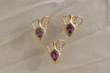 Load image into Gallery viewer, MAUVE GARNET AMPHORA PENDANT